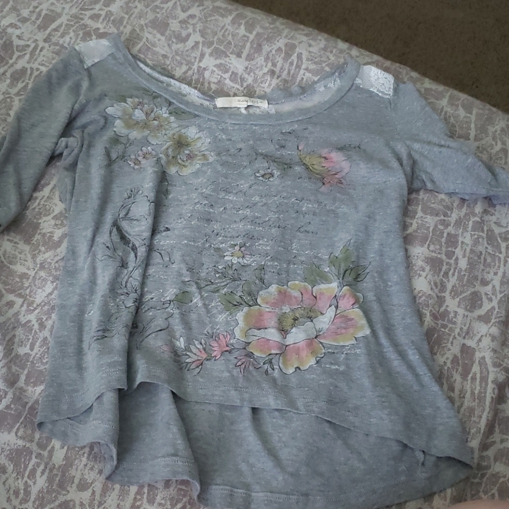 Quarter sleeve blouse